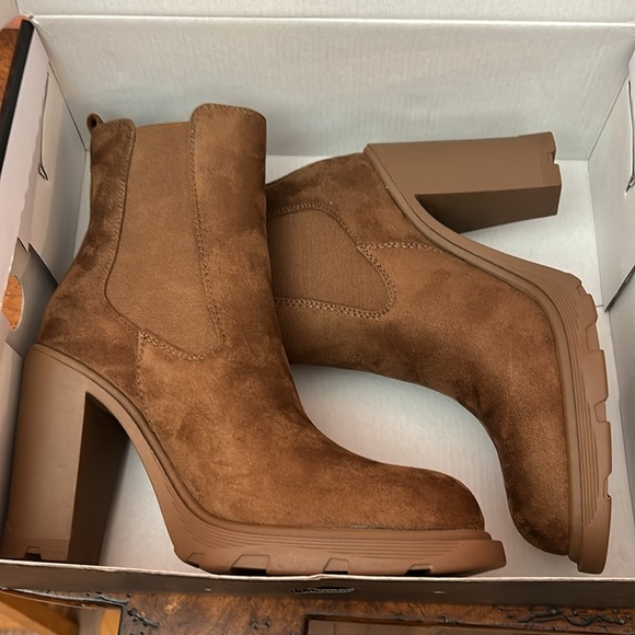 Nine West Ream2 Chelsea Heeled Booties Women’s Size 9.5 - Picture 6 of 9